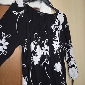 INC NWT 1X International Concepts Embroidered Black Top with White Floral PLUS